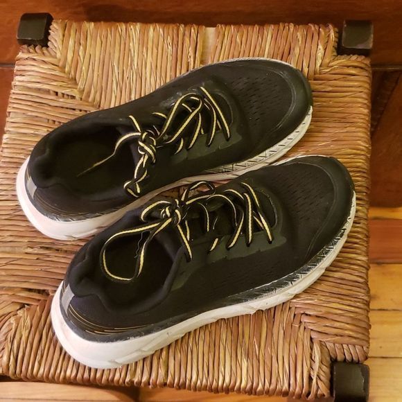 Black and yellow sneakers - Picture 2 of 6